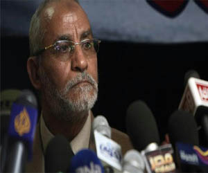   مصر اليوم - بديع ونائباه أمام المحكمة لأول مرة الأحد