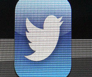   مصر اليوم - طباعة تغريدات من موقع تويترمن خلال آلة طباعة