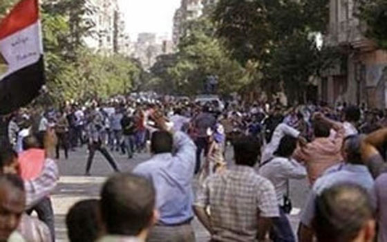   مصر اليوم - مسيرات لمؤيدي مرسي في المحافظات وسط اشتباكات وسقوط قتيل في الغربية