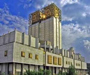   مصر اليوم - مسيرة إحتجاجية في روسيا ضد إجراء تغييرات في الأكاديمية الروسية للعلوم