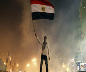   مصر اليوم - السياسة في مصر تمزّق الأسر