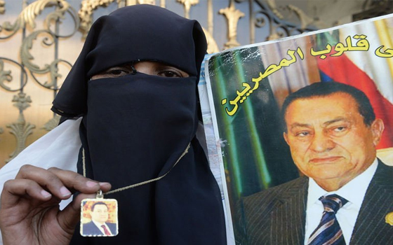   مصر اليوم - القضاء المصري ينظر محاكمة قيادات الإخوان ومبارك في قضايا قتل المتظاهرين