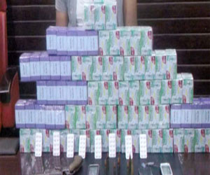   مصر اليوم - ضبط عاطل وبحوزته كمية كبيرة من الأقراص المخدرة في حدائق القبة