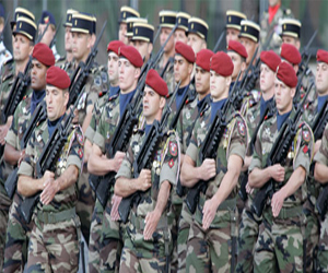   مصر اليوم - الجنود المسلمون في الجيش البريطاني لمكافحة التطرف في المدارس