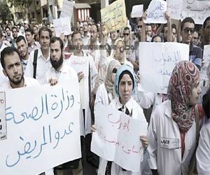   مصر اليوم - وفد أطباء السويس يزور طلاب كلية الطب المتهمين بالعنف