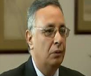   مصر اليوم - محافظ سوهاج يناقش مع شباب الثورة مشكلات المحافظة