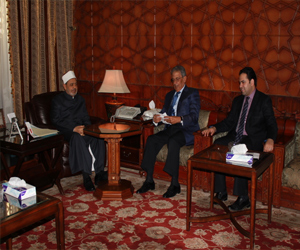   مصر اليوم - عمرو موسي: دعم الأزهر وشيخه واجب وطني