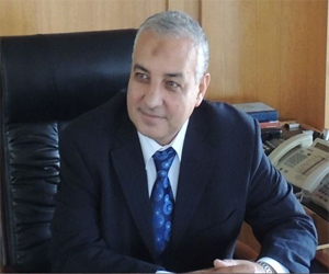   مصر اليوم - محافظ الإسماعيلية يناقش سبل تنظيم حركة الاستثمار بالمنطقة الحرة