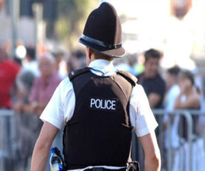   مصر اليوم - فصل شرطي بريطاني وإيقاف آخر عن العمل اتهما بالتحرّش الجنسي بمراهقين