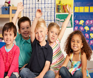 مصر اليوم - طرق إعداد طفلكِ لأول يوم في المدرسة