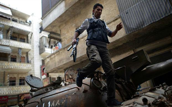   مصر اليوم - الحكومة تقتل 79 سوريًا بالغازات السامة والحر يضرب اللواء 18 بالصواريخ