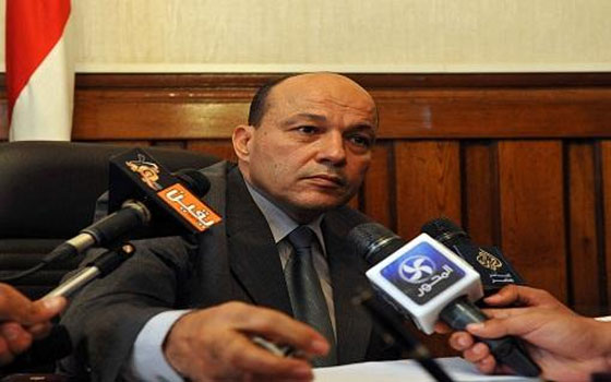   مصر اليوم - القضاء يقرر التحقيق مع النائب العام السابق لوجود أجهزة تصنت في مكتبه