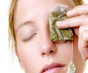   مصر اليوم - كيف تتخلصين من مشكلة انتفاخ العينين؟