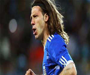   مصر اليوم - مارتن ديميكيليس يقترب من الانتقال إلى مانشستر سيتي