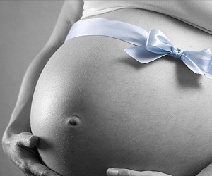 مصر اليوم - هل يسمعك جنينك وهو لا يزال في رحمك؟