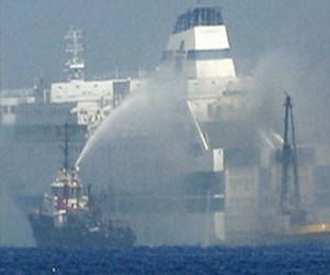   مصر اليوم - إخماد حريق سفينة هولندية قرب خليج السويس