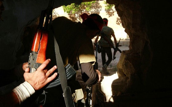   مصر اليوم - 70 قتيلاً الخميس والحر يقصف مراكز حكومية على طريق مطار دمشق