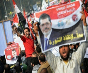   مصر اليوم - مئات من الإسلاميين يتظاهرون تأييدًا لمرسي في العريش