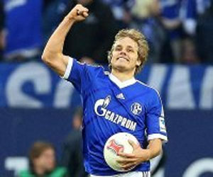   مصر اليوم - سيلتيك الأسكتلندي يضم بوكي لاعب شالكه الألماني 4 أعوام