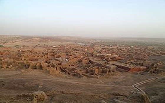 مصر اليوم - دعوات لإنقاذ آثار تاريخية في مدينة ولاتة في الشرق الموريتاني