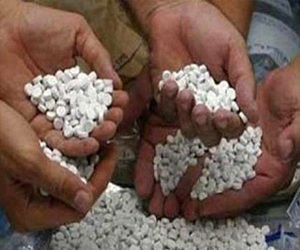   مصر اليوم - ضبط تاجر خضار بحوزته 3000 قرص مخدر في البحر الأحمر