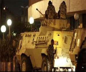   مصر اليوم - إطلاق قذيفة على مدرعة للأمن في العريش