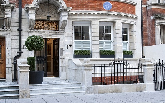 مصر اليوم - عرض شقة مايفير المذهلة الخاصة بمصمم الأزياء العالمي ألكسندر ماكوين