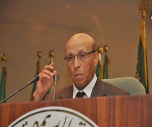   مصر اليوم - تدهور الحالة الصحية لرئيس مجلس الشعب الجزائري ونقله إلى فرنسا للعلاج