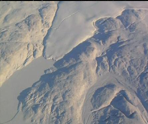 مصر اليوم - اكتشاف وادٍ ضخم تحت الرقعة الثلجية في غرينلاند