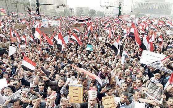   مصر اليوم - مؤشر الديمقراطية يلفت إلى تصدر الإخوان للمشهد الإحتجاجي