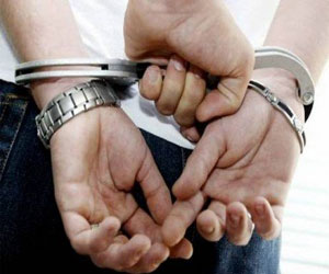   مصر اليوم - القبض على سيدتين يتاجران في المخدرات في الإسماعيلية