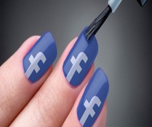   مصر اليوم - مؤسس فيسبوك يصدر طلاء للأظافر