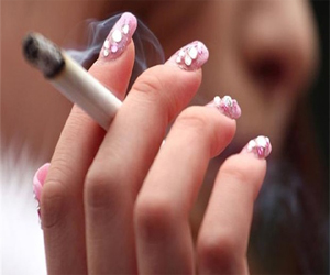   مصر اليوم - النساء المدخنات أكثر عرضة للإصابة بالسكتة الدماغية من الرجال