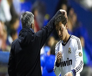   مصر اليوم - مورينيو يصف أوزيل بالمزيج بين فيغو وزيدان