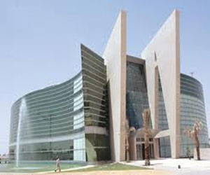 مصر اليوم - كلية آل مكتوم في أسكتلندا تحتفل بتخريج الدفعة 16