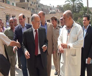   مصر اليوم - محافظ الدقهلية يقوم بجولة مفاجئة في شوارع المنصورة