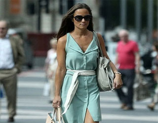   مصر اليوم - بيبا ميدلتون أنيقة في ثوب أخضر