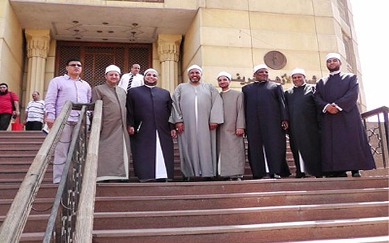   مصر اليوم - علماء الأزهر يؤكدون أن مصر تمر بمرحلة حاسمة وتحتاج إلى العمل الجاد