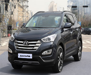 مصر اليوم - Hyundai Santafe 2013 الجديدة تصل جدة