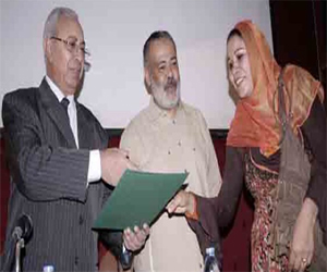   مصر اليوم - عبد الرحمن و شومان يوزعان جوائز المسابقة الأدبية