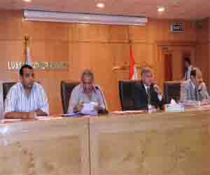   مصر اليوم - محافظ الأقصر يشكل لجنة لبحث شهادات الطلاب المرضية