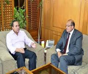   مصر اليوم - محافظ الإسماعيلية يؤكد تقديم كافة التيسيرات للمستثمرين