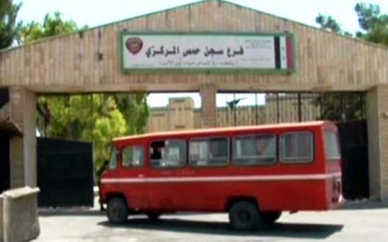   مصر اليوم - الائتلاف يتهم الحكومة باستخدم الرصاص في إخماد عصيان سجن حمص