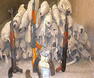   مصر اليوم - ضبط 4 أشخاص بحوزتهم 4 بنادق و5 كيلو بانجو في البحيرة