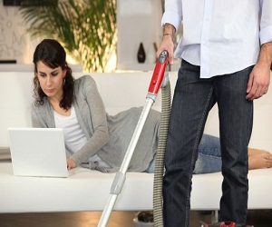   مصر اليوم - حكاية امرأة مع زوج مهووس بالنظافة