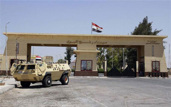   مصر اليوم - مصر تغلق معبر رفح بعد الهجوم على القوات المسلحة بالقنابل في سيناء