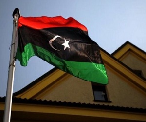   مصر اليوم - إنفجار ضخم في مبنى فرع وزارة الخارجية الليبية