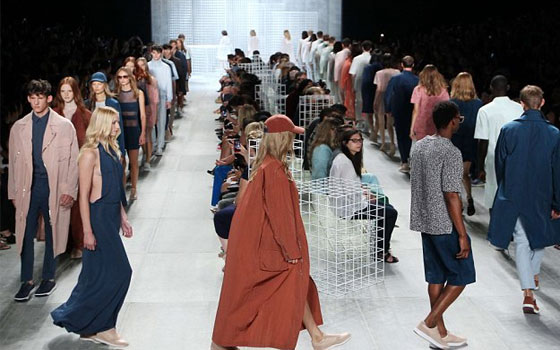 مصر اليوم - لاكوست تستعين بالأشكال الهندسية لتصميم مجموعة ربيع/صيف 2014