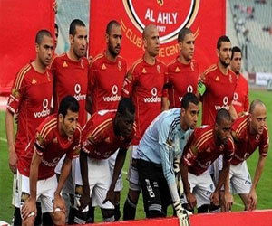   مصر اليوم - الكاف يغرم الأهلي 30 ألف دولار وحرمان من الجمهور لمبارتين