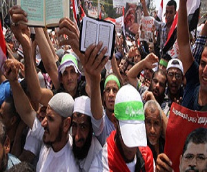 مصر اليوم - مسيرات لمؤيدي الرئيس المعزول في دمياط